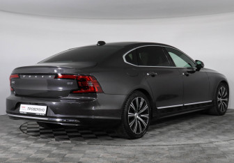 Подержанный автомобиль Volvo S90 2021 года (5 фото)