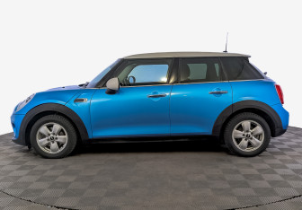 Подержанный автомобиль MINI Hatch 2018 года (8 фото)