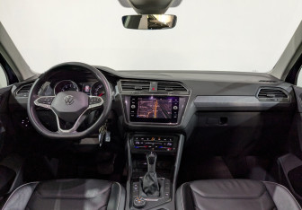 Подержанный автомобиль Volkswagen Tiguan 2021 года (26 фото)