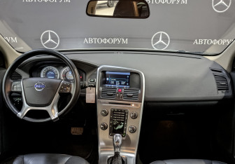 Подержанный автомобиль Volvo XC60 2013 года (14 фото)