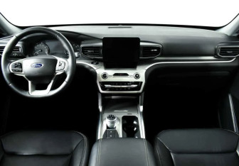 Подержанный автомобиль Ford Explorer 2020 года (6 фото)