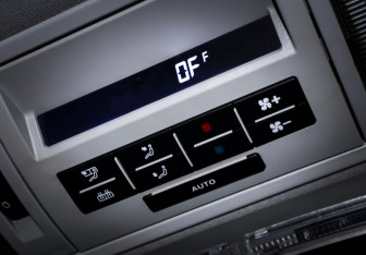 Подержанный автомобиль Volkswagen Caravelle 2013 года (14 фото)