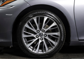 Подержанный автомобиль Lexus ES 2021 года (28 фото)