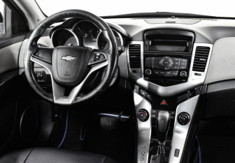 Подержанный автомобиль Chevrolet Cruze Sedan 2012 года (15 фото)