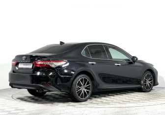 Подержанный автомобиль Toyota Camry Sedan 2021 года (5 фото)