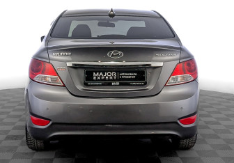 Подержанный автомобиль Hyundai Solaris Sedan 2012 года (6 фото)