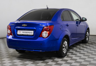 Подержанный автомобиль Chevrolet Aveo Sedan 2013 года (5 фото)