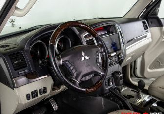 Подержанный автомобиль Mitsubishi Pajero 2019 года (22 фото)