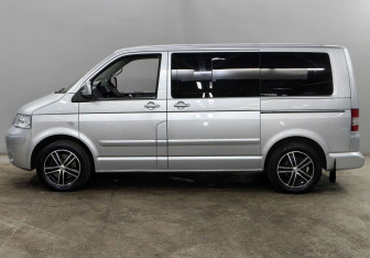 Подержанный автомобиль Volkswagen Multivan 2006 года (8 фото)