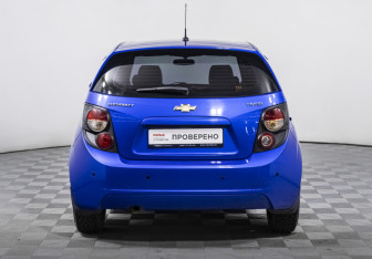Подержанный автомобиль Chevrolet Aveo Hatchback 2013 года (6 фото)