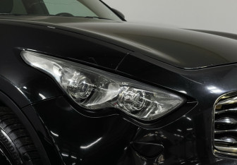 Подержанный автомобиль Infiniti FX 2009 года (21 фото)