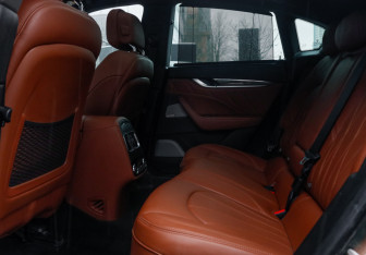 Подержанный автомобиль Maserati Levante 2021 года (12 фото)
