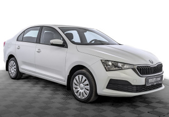 Подержанный автомобиль Skoda Rapid Liftback 2021 года (3 фото)