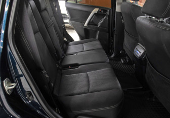 Подержанный автомобиль Toyota Land Cruiser Prado 2019 года (12 фото)