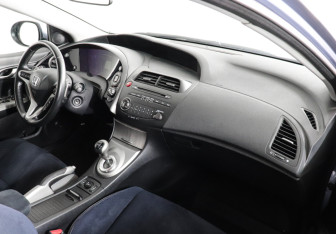 Подержанный автомобиль Honda Civic Hatchback 2008 года (6 фото)