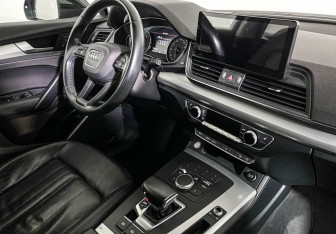 Подержанный автомобиль Audi Q5 2018 года (9 фото)