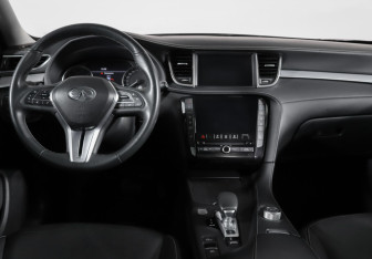 Подержанный автомобиль Infiniti QX50 2018 года (12 фото)