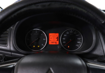 Подержанный автомобиль Mitsubishi L200 2018 года (11 фото)
