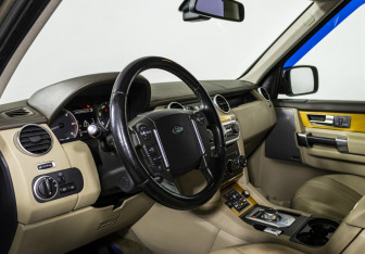 Подержанный автомобиль Land Rover Discovery 2013 года (10 фото)