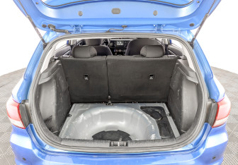 Подержанный автомобиль Kia Rio Hatchback 2020 года (10 фото)