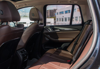 Подержанный автомобиль BMW X3 2020 года (11 фото)