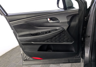 Подержанный автомобиль Hyundai Santa Fe 2019 года (19 фото)