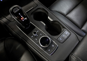 Подержанный автомобиль Cadillac XT4 2020 года (29 фото)