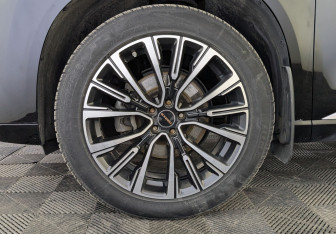 Подержанный автомобиль Exeed VX 2023 года (17 фото)