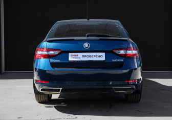 Подержанный автомобиль Skoda Superb Liftback 2018 года (5 фото)
