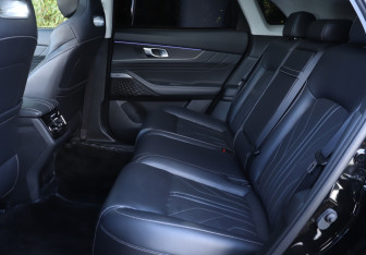 Подержанный автомобиль Changan UNI-K 2023 года (10 фото)