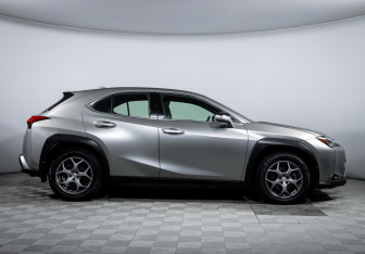 Подержанный автомобиль Lexus UX 2019 года (4 фото)