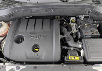 Подержанный автомобиль FAW Besturn X40 2021 года (9 фото)