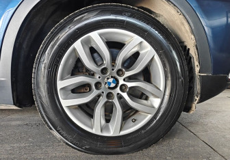 Подержанный автомобиль BMW X3 2011 года (18 фото)