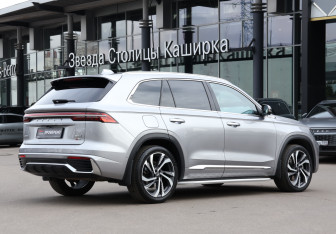 Подержанный автомобиль Geely Monjaro 2023 года (5 фото)
