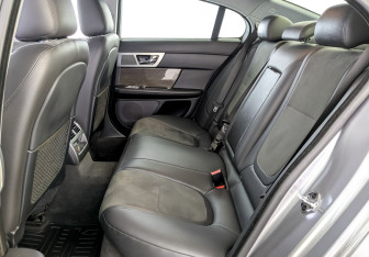 Подержанный автомобиль Jaguar XF Sedan 2014 года (12 фото)