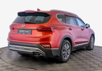 Подержанный автомобиль Hyundai Santa Fe 2020 года (5 фото)