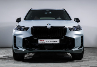 Подержанный автомобиль BMW X5 2024 года (2 фото)