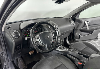 Подержанный автомобиль Nissan Qashqai 2012 года (14 фото)