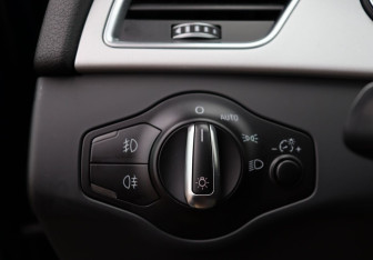 Подержанный автомобиль Audi A4 Sedan 2015 года (12 фото)