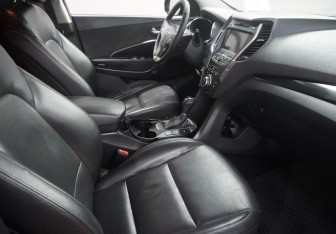 Подержанный автомобиль Hyundai Santa Fe 2015 года (11 фото)