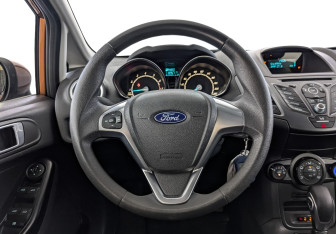 Подержанный автомобиль Ford Fiesta Sedan 2016 года (22 фото)