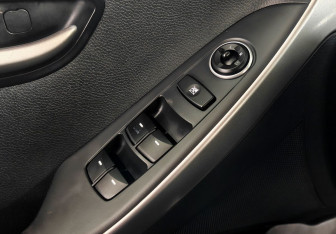 Подержанный автомобиль Hyundai i30 Hatchback 2012 года (15 фото)