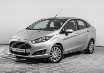 Подержанный автомобиль Ford Fiesta Sedan 2015 года (1 фото)