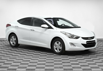 Подержанный автомобиль Hyundai Avante Sedan 2012 года (2 фото)