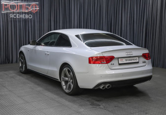 Подержанный автомобиль Audi A5 Coupe 2016 года (7 фото)
