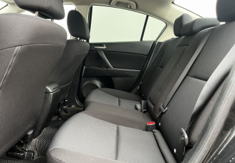 Подержанный автомобиль Mazda 3 Sedan 2011 года (11 фото)