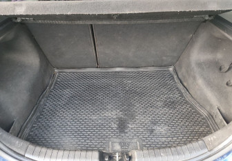 Подержанный автомобиль Kia Ceed Hatchback 2008 года (13 фото)