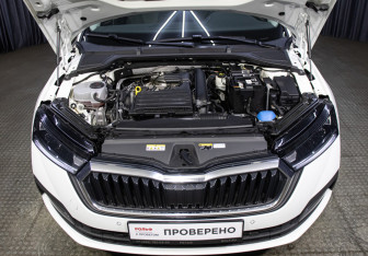Подержанный автомобиль Skoda Octavia Liftback 2020 года (9 фото)