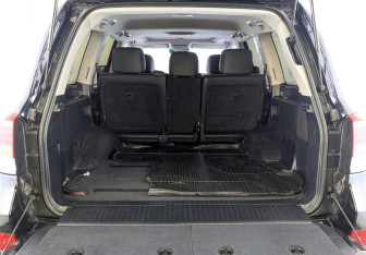 Подержанный автомобиль Toyota Land Cruiser Suv 2017 года (10 фото)