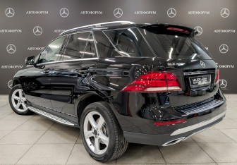Подержанный автомобиль Mercedes-Benz GLE 2017 года (7 фото)